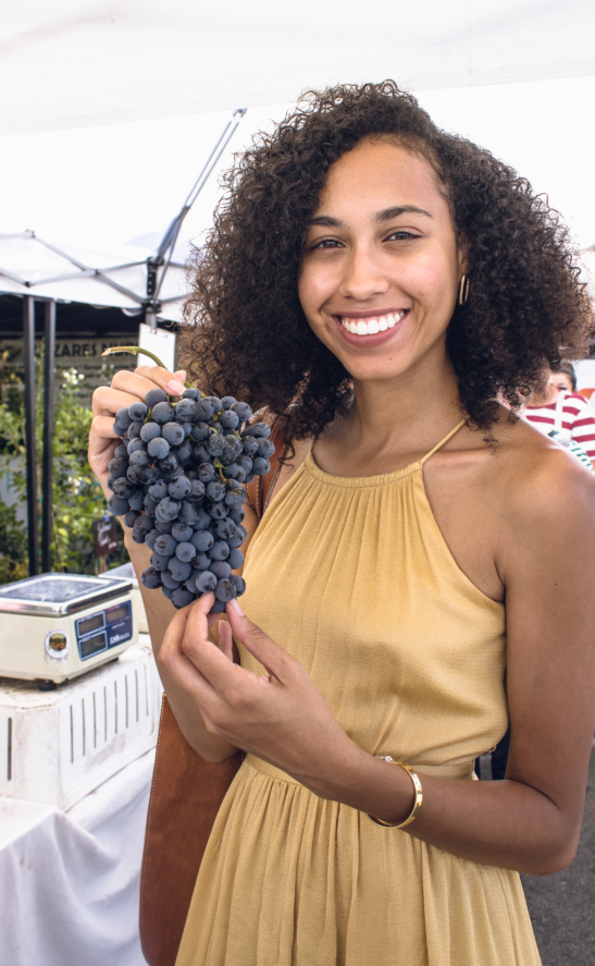 Shopping for Grapes at Atwater Village Farmers Market